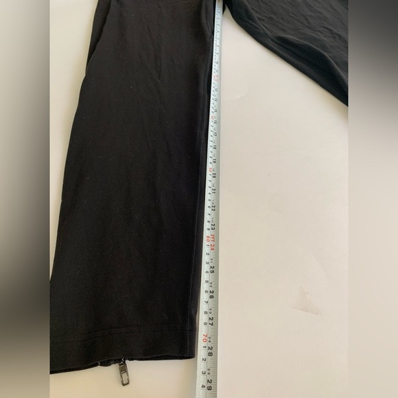 Lululemon track pants - Picture 13 of 13